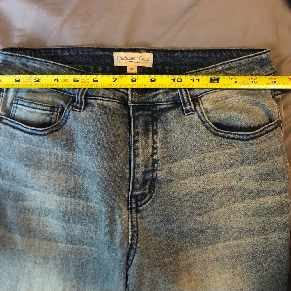 Coldwater Creek Blue Cropped Capri stretchy jeans. Floral Embroidery/Lace Cuffs - Picture 6 of 6